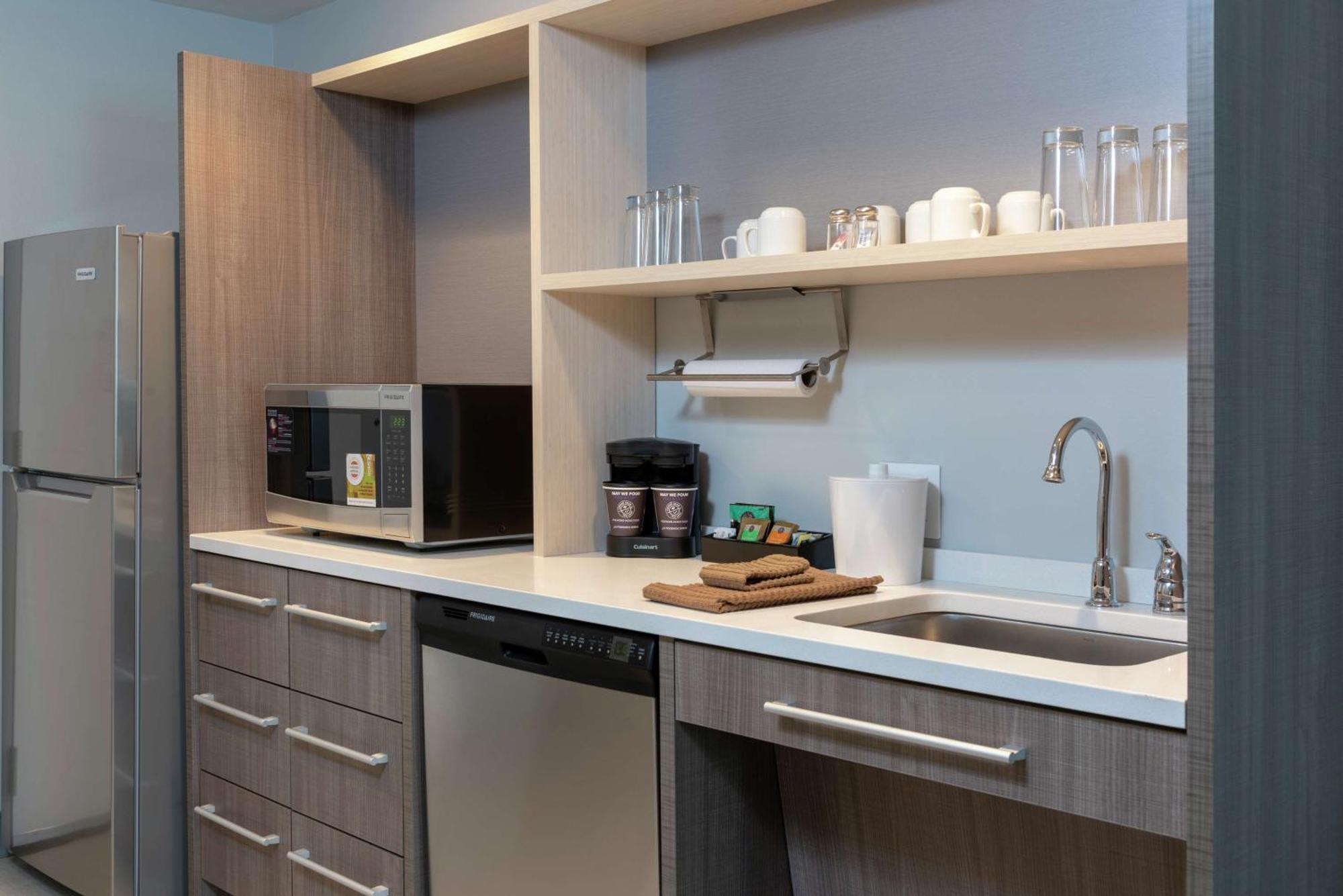 Home2 Suites By Hilton Indianapolis Airport Exteriör bild